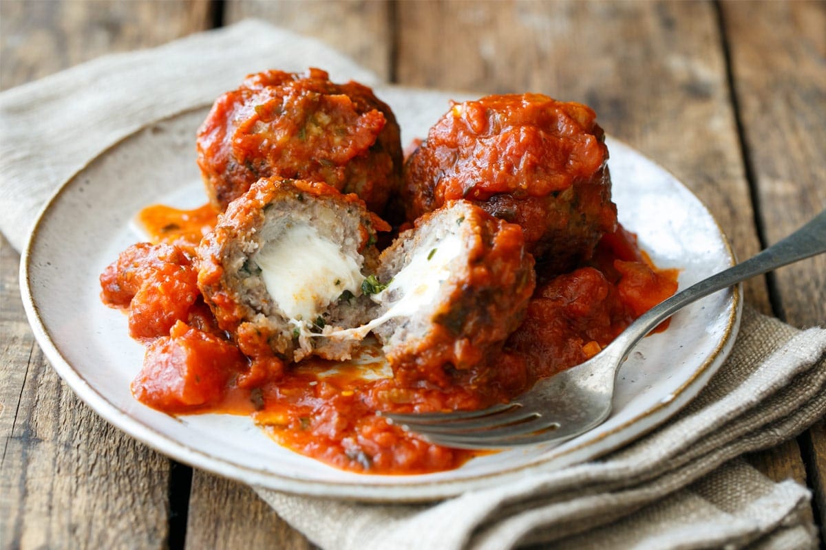 Slow Cooker Mozzarella Meatballs w/ Sauce